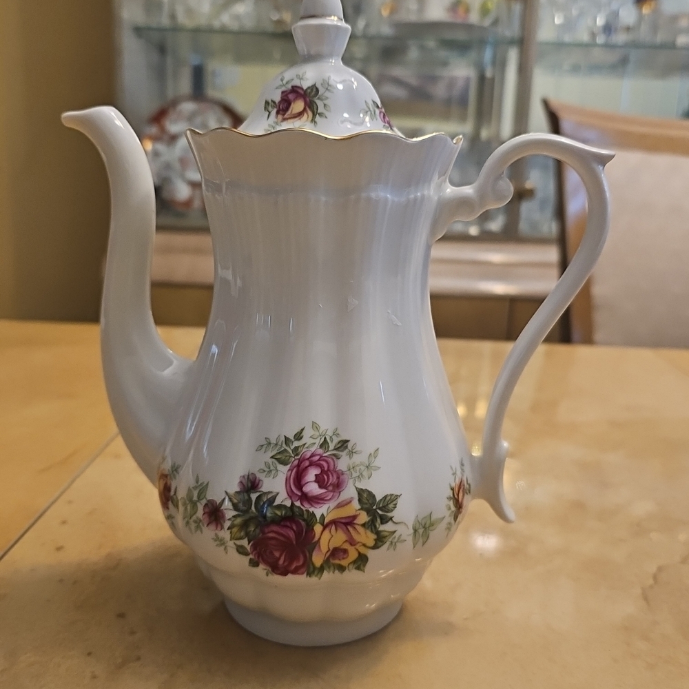 Vintage Crystal Clear English Rose Porcelain Coffee Pot w/Lid 10”h W/Lid Poland